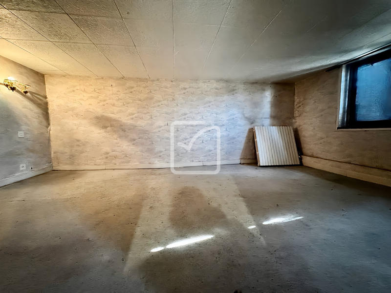 Maison - 166 m² - 8 pièces