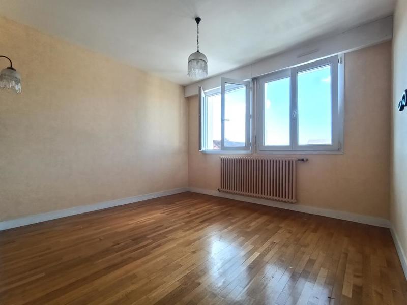 Maison traditionnelle - 170 m² - 7 pièces