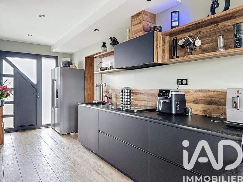 Maison - 220 m² - 7 pièces