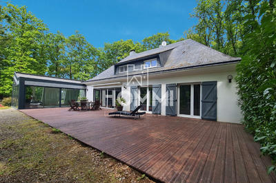 Maison - 215 m² - 6 pièces