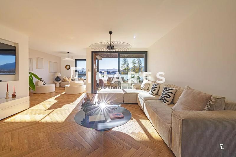 Appartement - 153 m² - 4 pièces