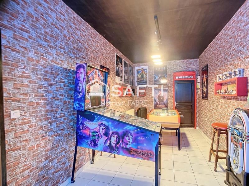 Maison - 280 m² - 8 pièces