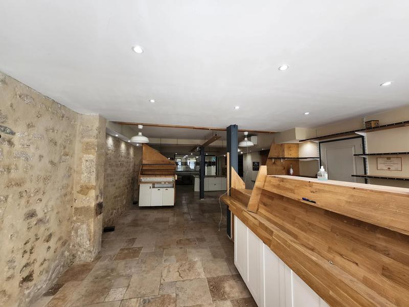 Local commercial - 180 m² - 6 pièces