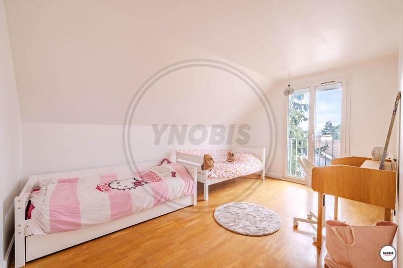 Maison - 212 m² - 8 pièces