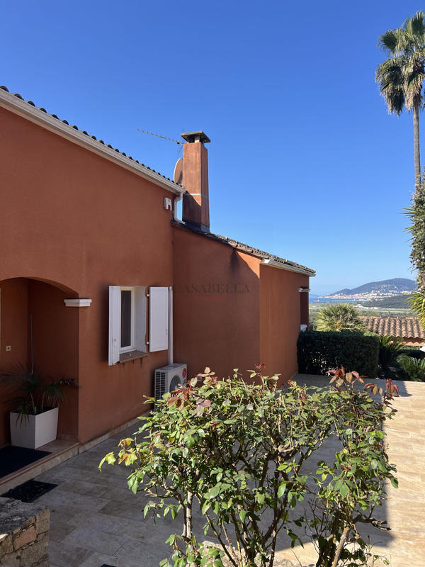 Villa - 273 m² - 6 pièces