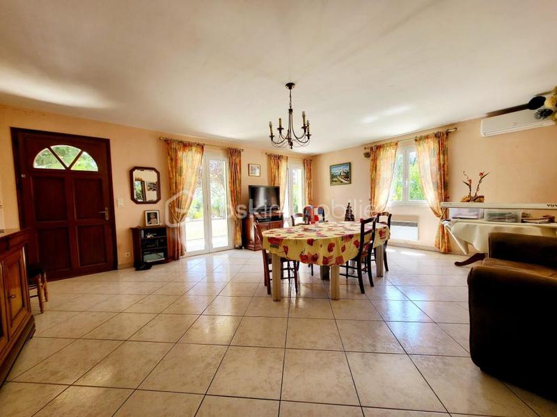 Maison - 180 m² - 7 pièces