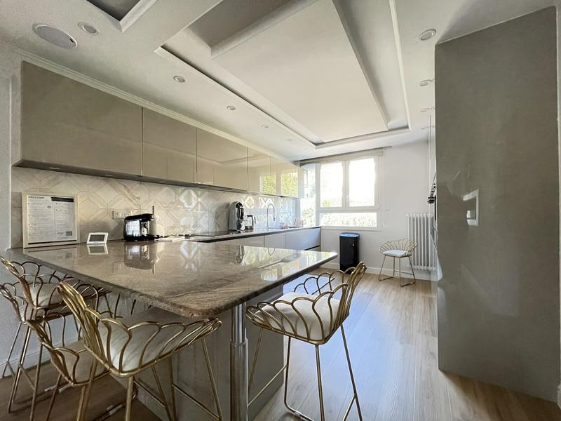 Appartement - 105 m² - 5 pièces