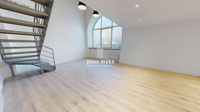 Loft - 84 m² - 4 pièces