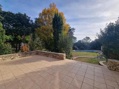 Propriété - 425 m² - 7 pièces