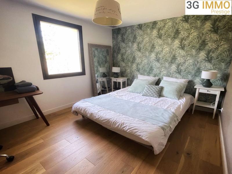 Villa - 280 m² - 9 pièces