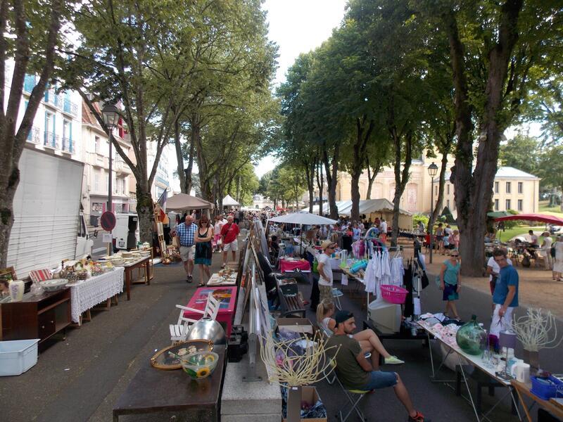 Grande brocante d'ete - néris-les-bains 28 juin 2026