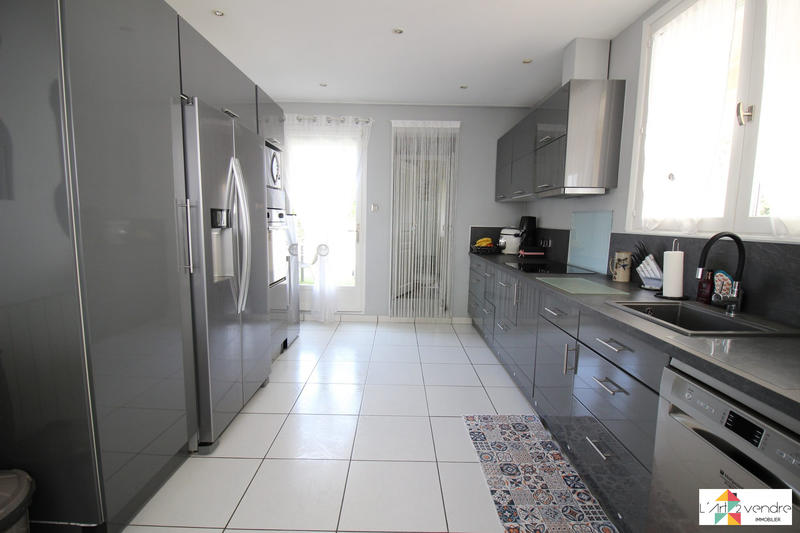 Maison - 115 m² - 6 pièces