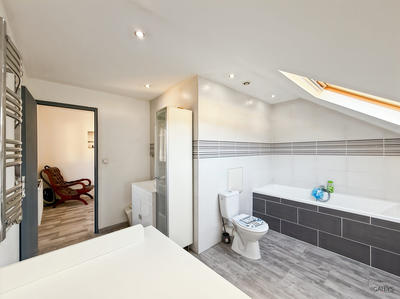 Maison - 144 m² - 7 pièces