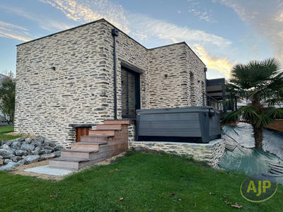 Maison - 185 m² - 7 pièces