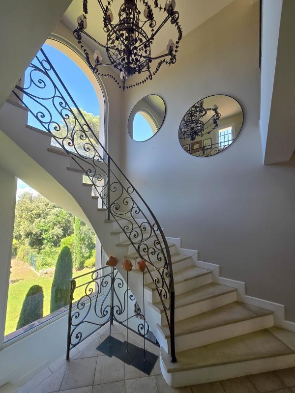 Villa - 329 m² - 6 pièces