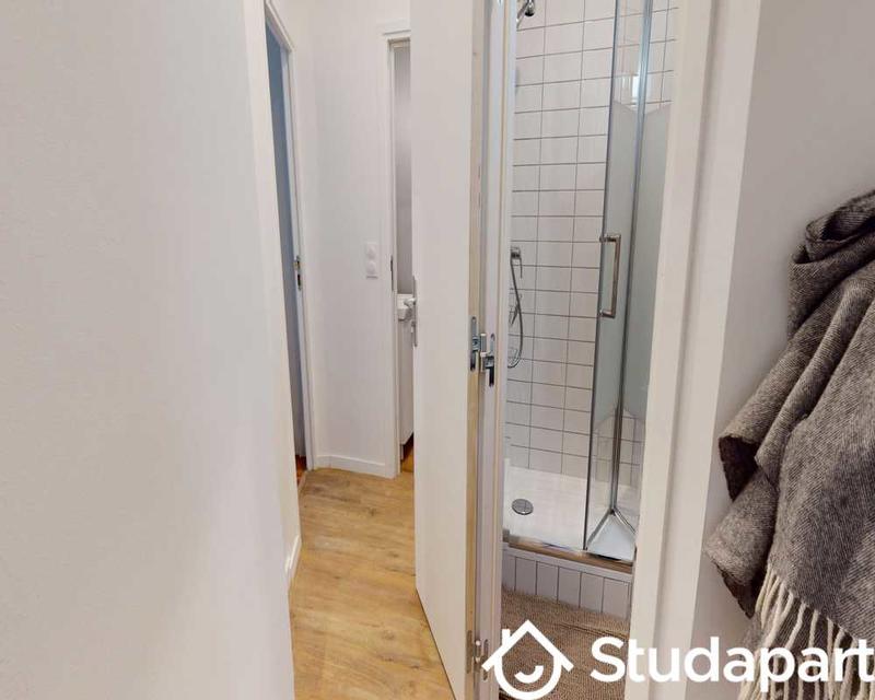 Chambre - 100 m² - 1 pièce