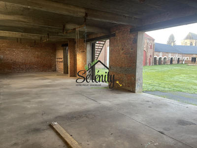 Maison ancienne - 1 081 m² - 11 pièces