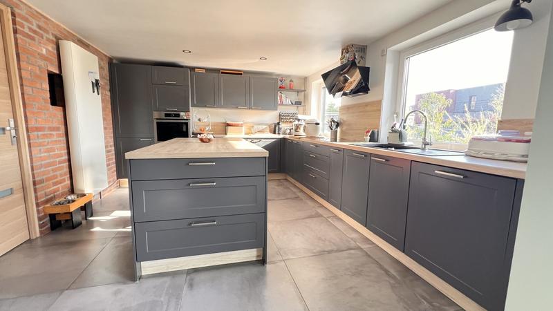 Maison - 180 m² - 7 pièces