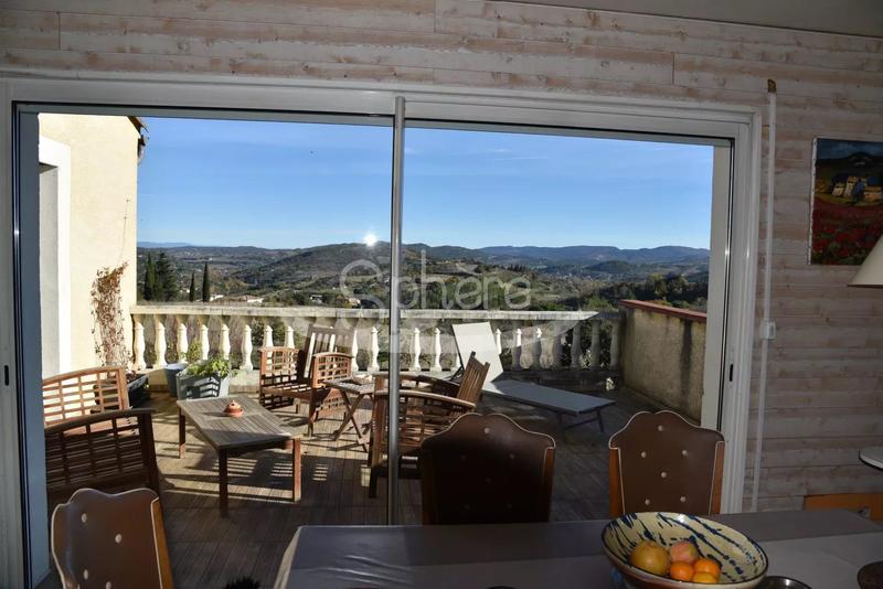 Propriété - 223 m² - 10 pièces