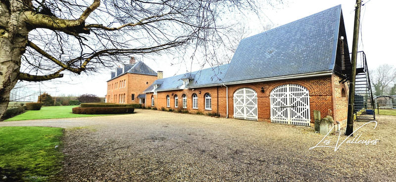 Maison - 300 m² - 8 pièces