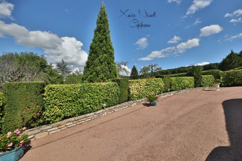 Maison - 238 m² - 6 pièces