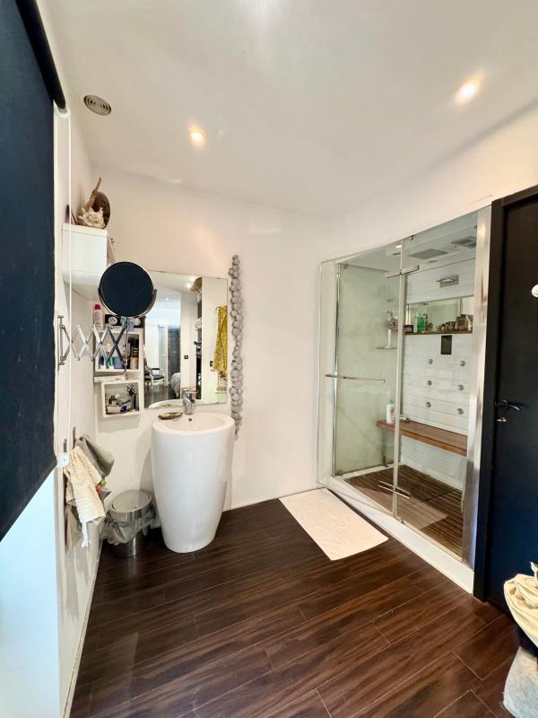 Maison - 210 m² - 7 pièces