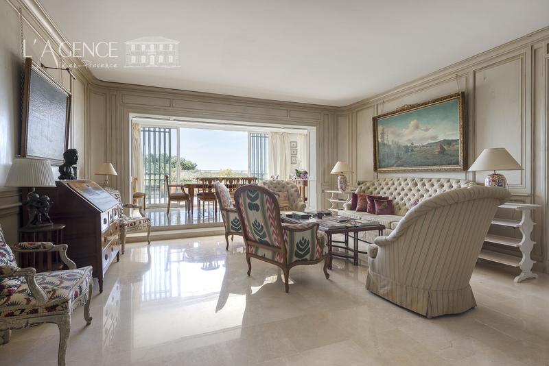 Appartement - 200 m² - 4 pièces