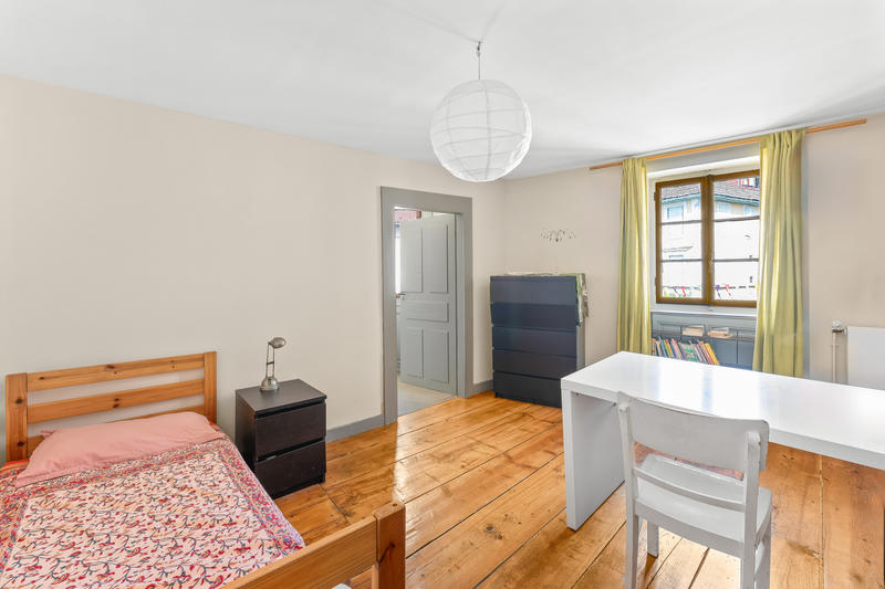 Maison - 243 m² - 10 pièces