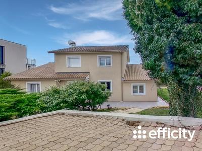 Maison - 186 m² - 8 pièces