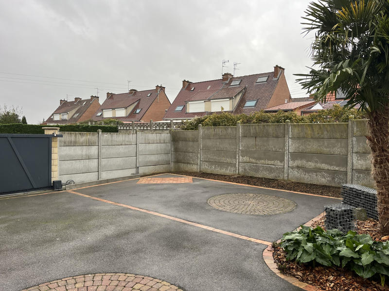 Maison - 121 m² - 6 pièces