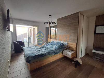 Maison - 208 m² - 5 pièces