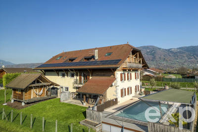 Maison - 393 m² - 12 pièces