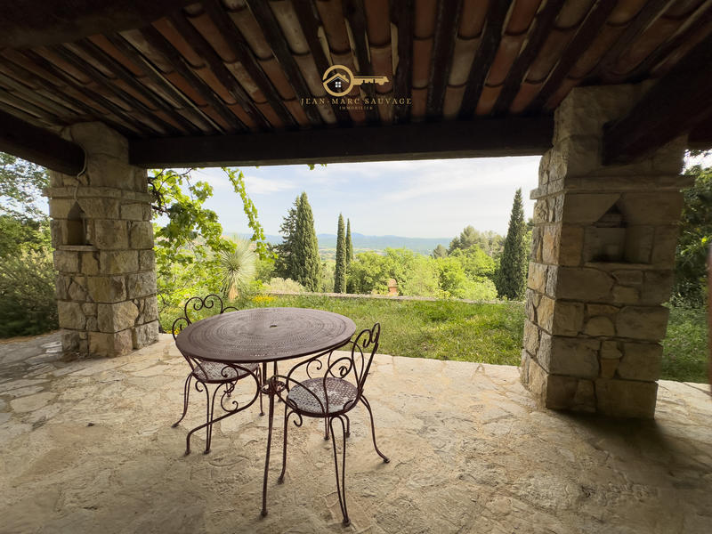 Propriété - 200 m² - 8 pièces