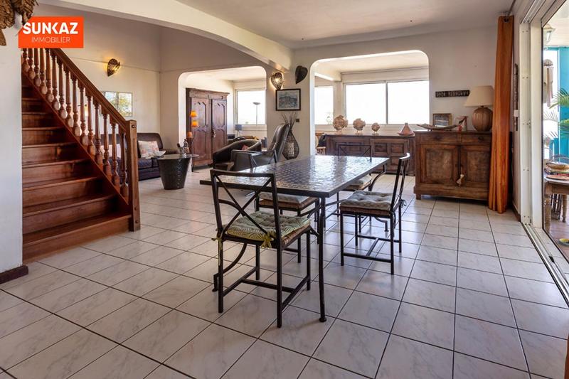 Villa - 176 m² - 6 pièces