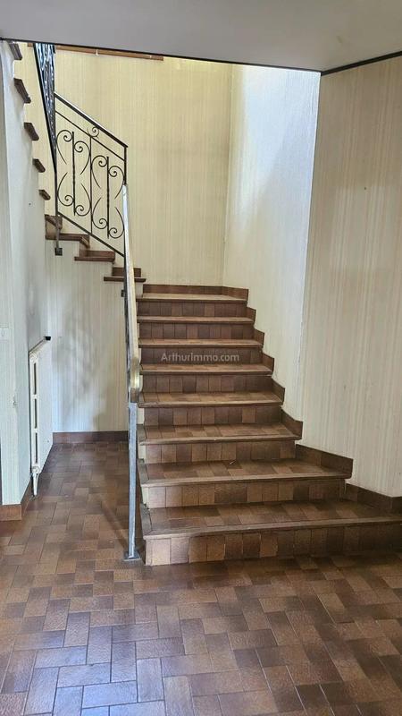 Maison - 161 m² - 7 pièces