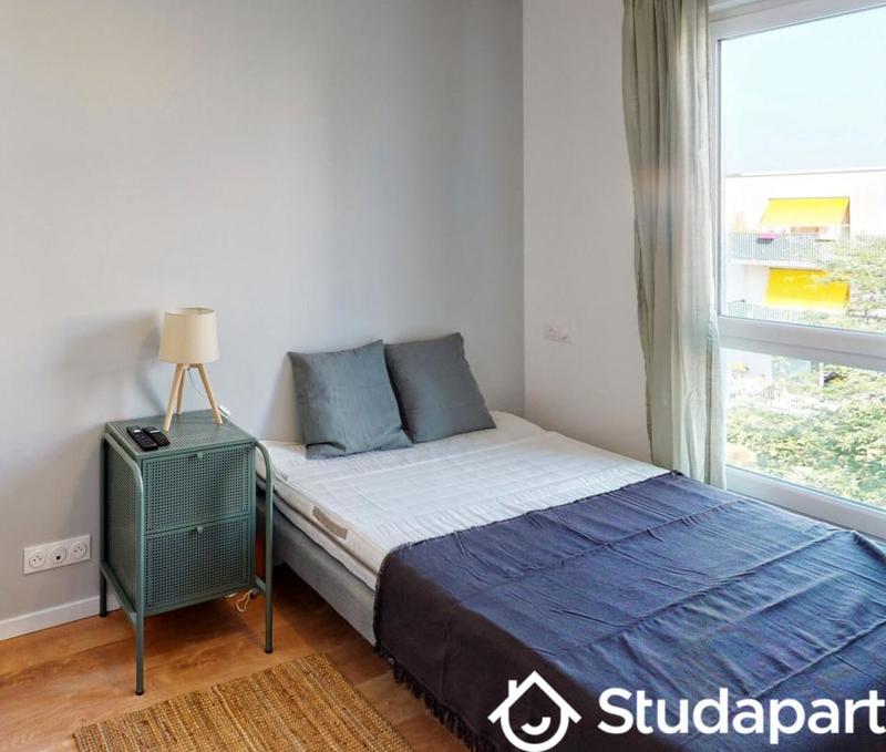 Chambre - 13 m² - 1 pièce