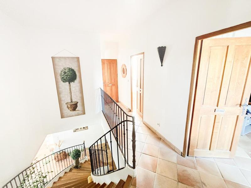 Villa - 240 m² - 6 pièces