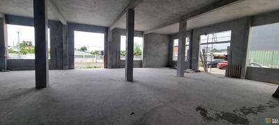 Local commercial - 600 m² - 1 pièce