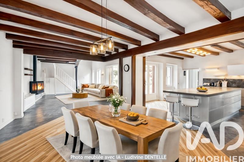 Maison - 211 m² - 8 pièces