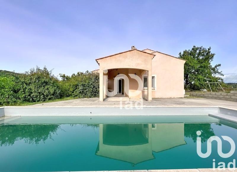 Maison - 210 m² - 7 pièces