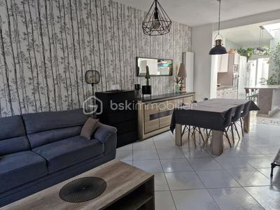 Maison - 77 m² - 5 pièces