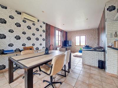 Maison - 90 m² - 5 pièces