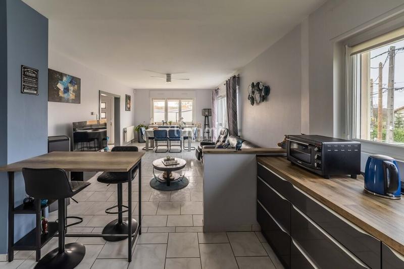 Maison - 99 m² - 5 pièces