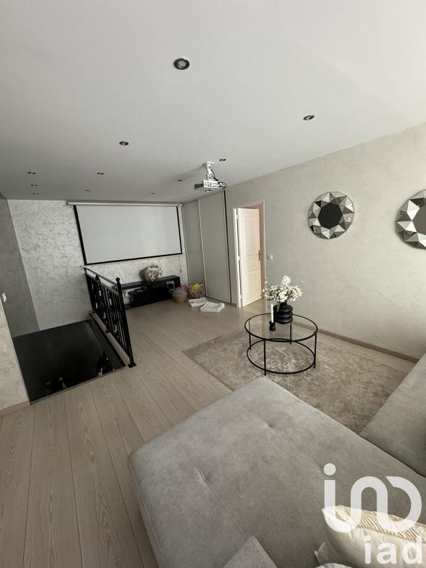 Maison - 212 m² - 8 pièces