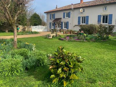 Maison - 215 m² - 7 pièces