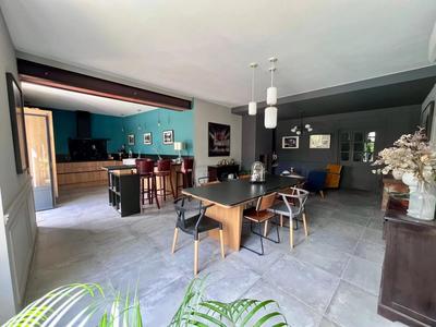 Maison de village - 400 m² - 12 pièces