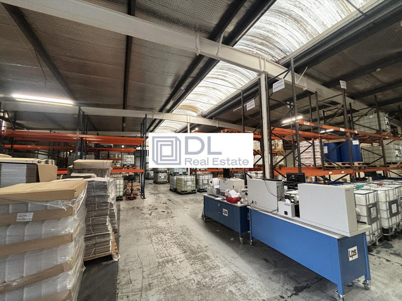 Entrepôt - 2 500 m²