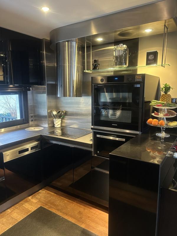 Maison - 212 m² - 7 pièces