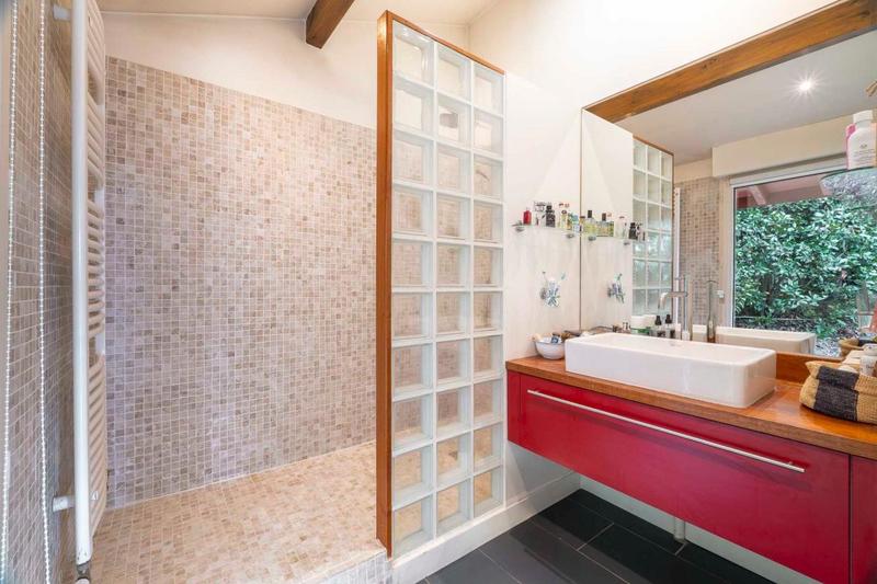 Villa - 180 m² - 6 pièces