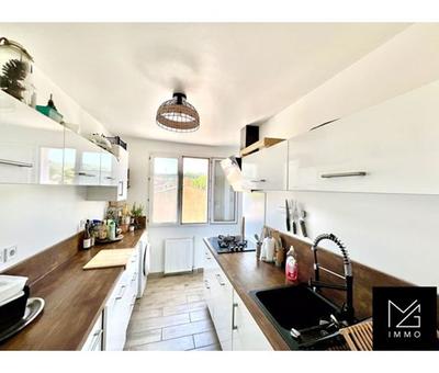 Appartement - 80 m² - 3 pièces